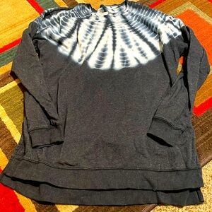 Maurice’s crew sweatshirt